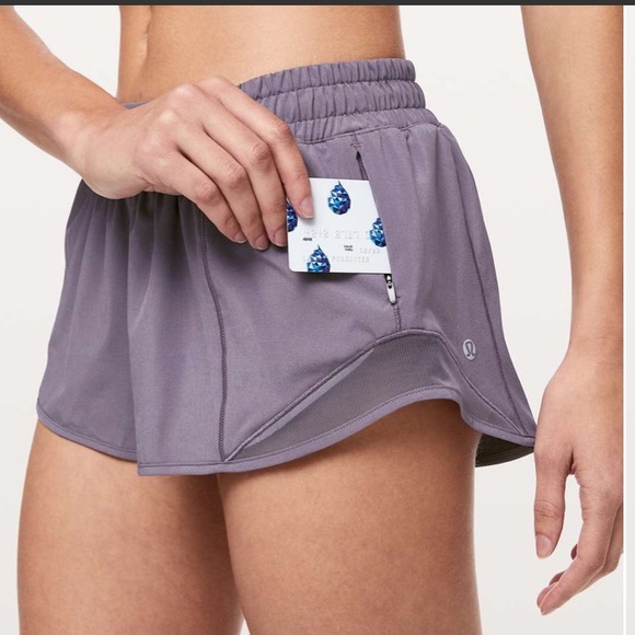 Lululemon Hotty Hot Short II LR *2.5" - Picture 3 of 9